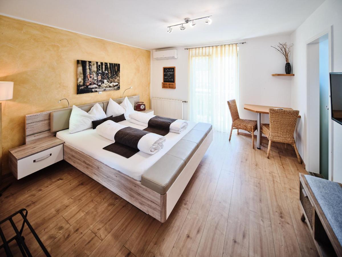 Weingut Gaestehaus D&D Haider Йойс Экстерьер фото