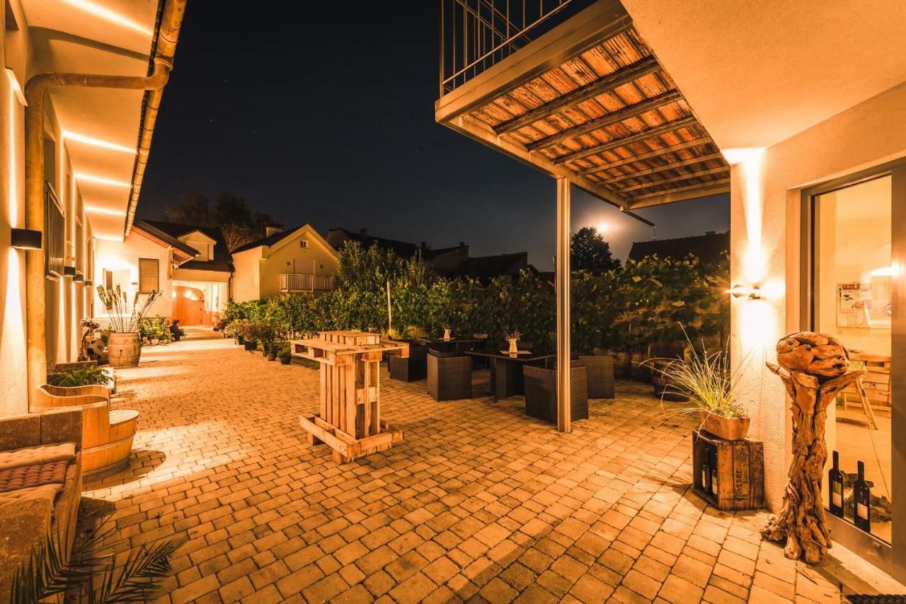 Weingut Gaestehaus D&D Haider Йойс Экстерьер фото