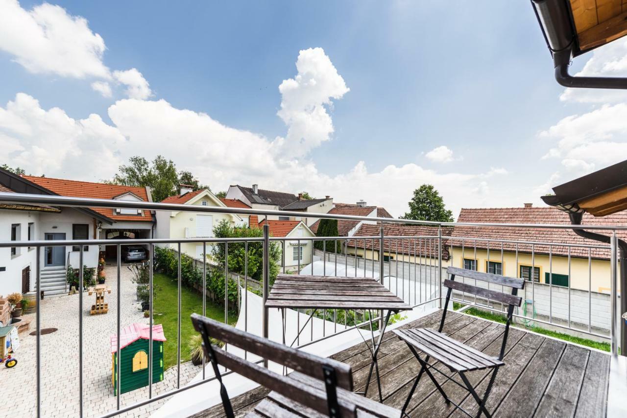 Weingut Gaestehaus D&D Haider Йойс Экстерьер фото